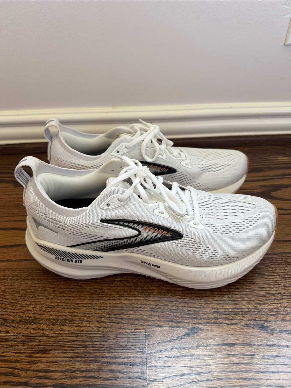 Brooks Glycerin 22GTS Women’s Sneaker NEW